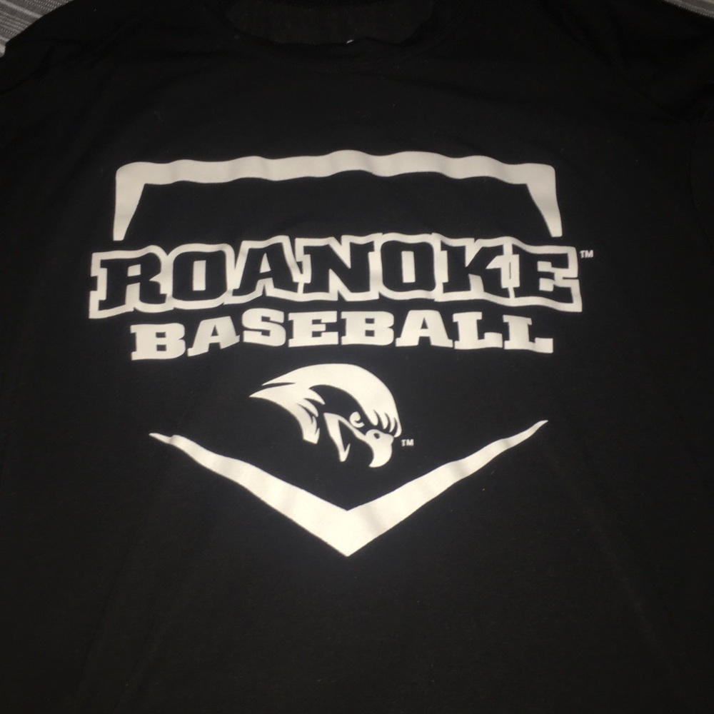 baseball shirt / athletic